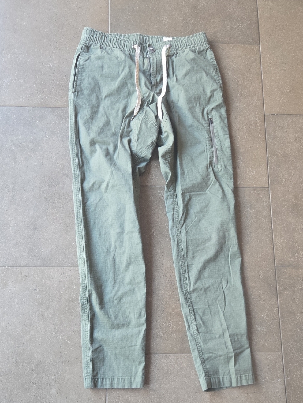 Vuori Olive Green Drawstring Joggers